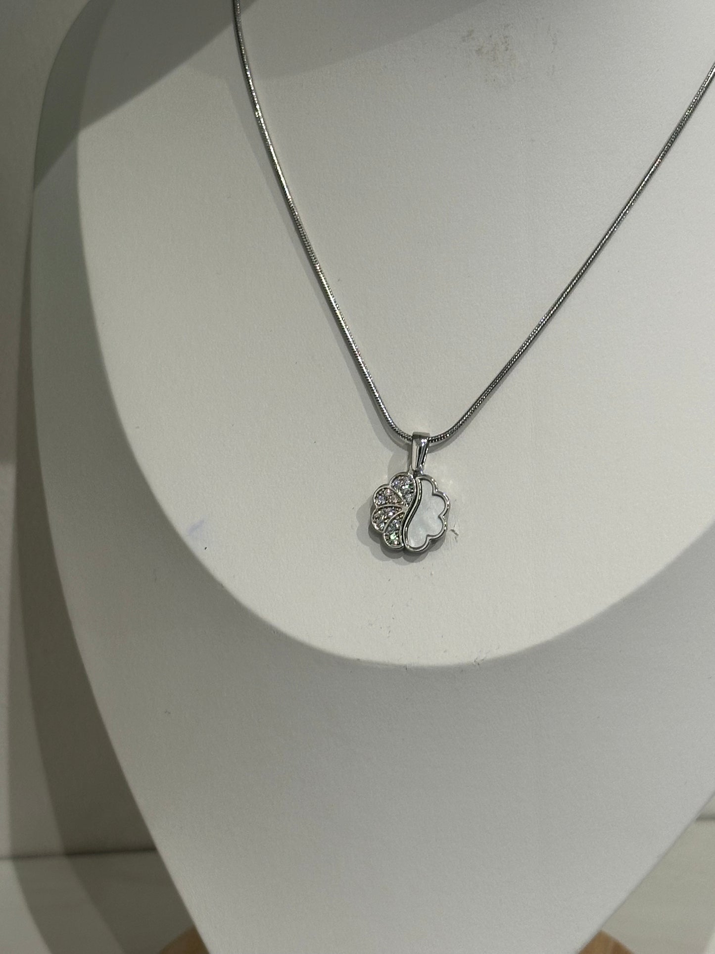 Collier Alexia