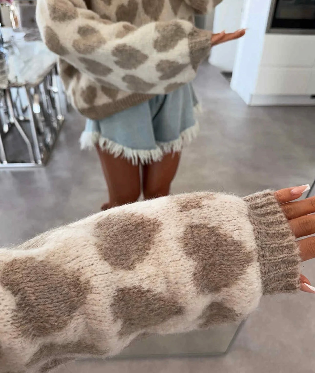 Pull cœur marron beige