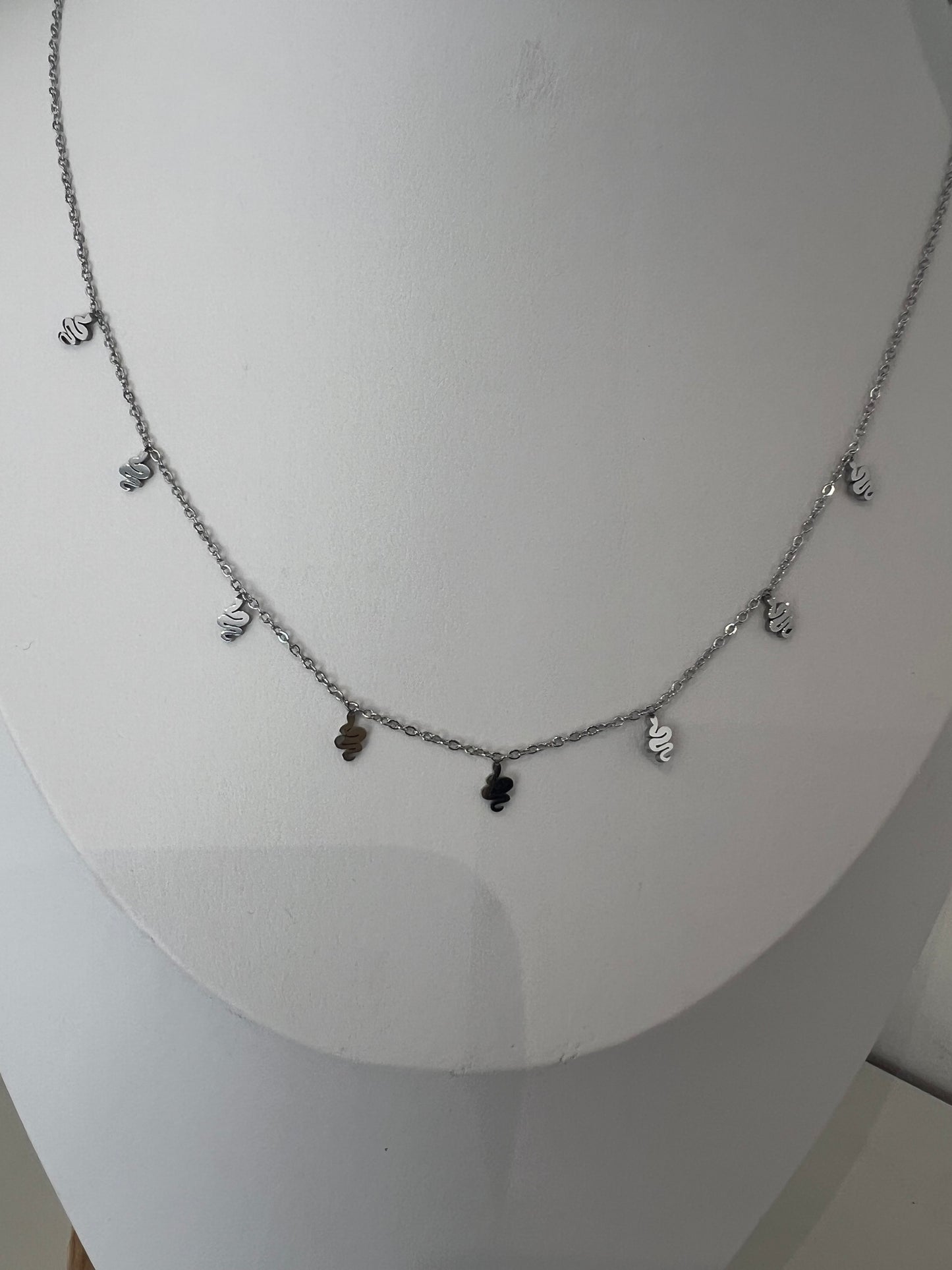 Collier serpentin